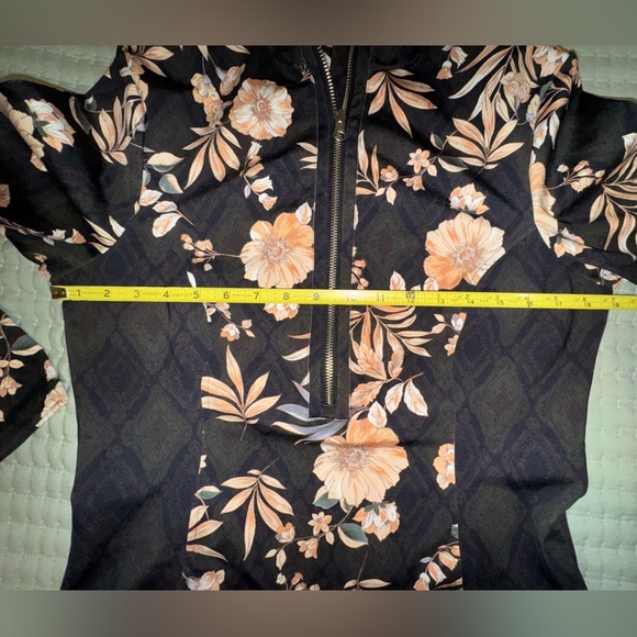 Johnny Was Active Nido Blocked Half-Zip Floral Pullover Top – Size L (EUC) - Picture 3 of 12